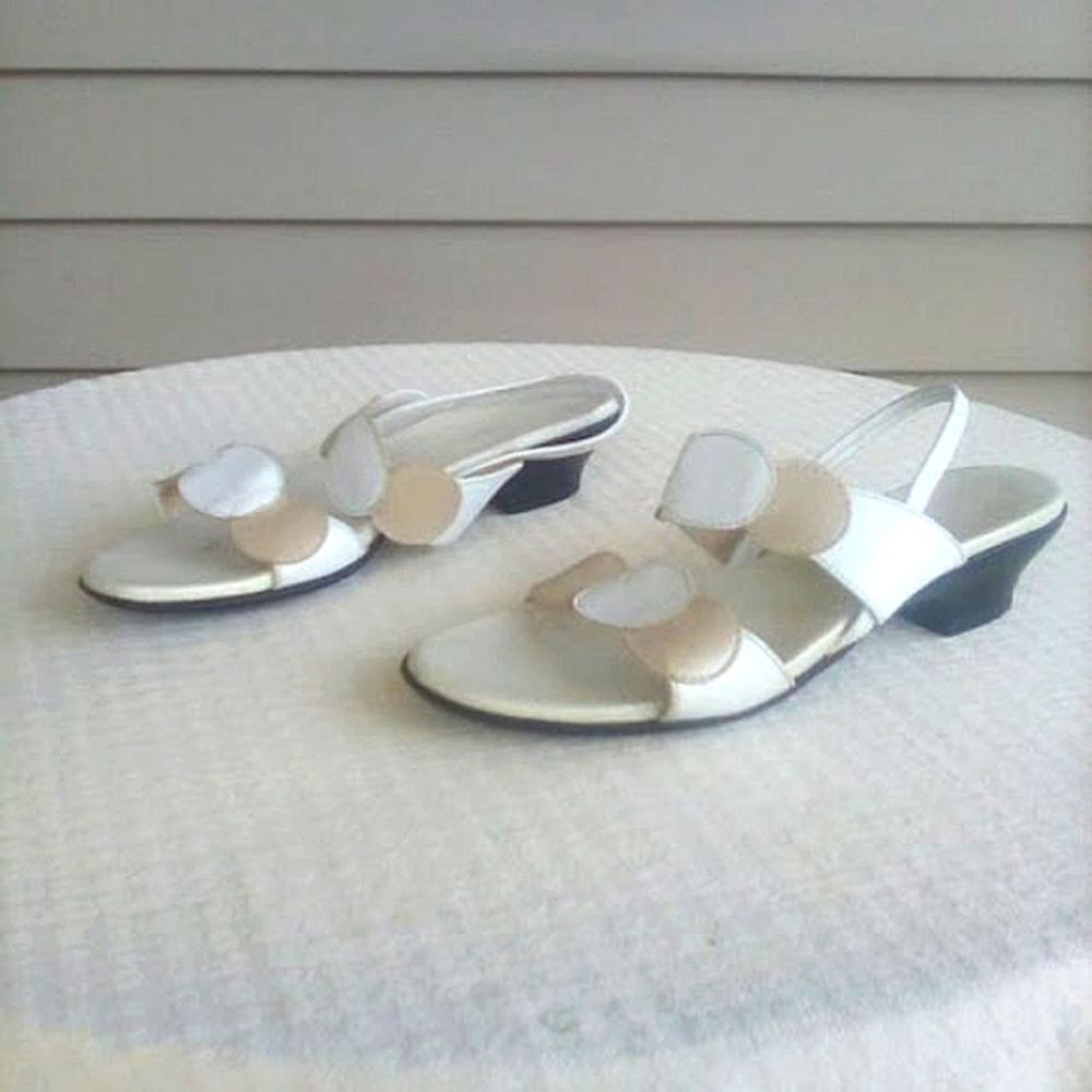 Munro Women's Double Vamped White & Cream Sling Back Comfort Sandals Size 8N